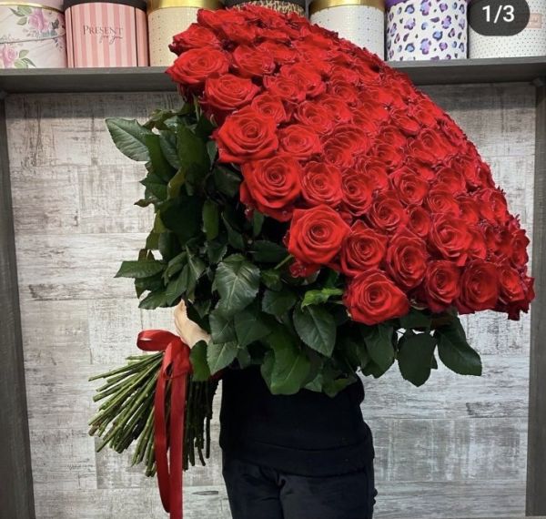 Букет 101 червона троянда 100 см