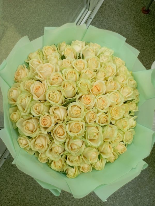 Букет 101 кремова троянда