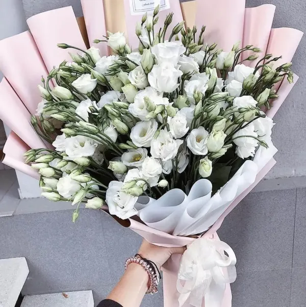 Букет білих еустом