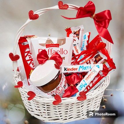 Корзина солодощів "Чудові почуття"