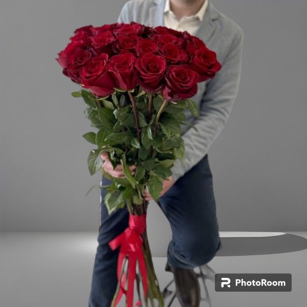 Букет 25 червоних троянд 100 см